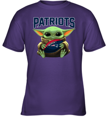 Baby Yoda Loves The New England Patriots Star Wars Baby Yoda Hugs Patriots NFL Youth T-Shirt Youth T-Shirt - VeigarTee