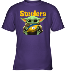 Baby Yoda Loves The Pittsburgh Steelers Star Wars Baby Yoda Hugs Steelers NFL Youth T-Shirt Youth T-Shirt - VeigarTee