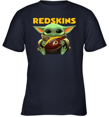Baby Yoda Loves The Washington Redskins Star Wars Baby Yoda Hugs Redskins NFL Youth T-Shirt Youth T-Shirt - VeigarTee
